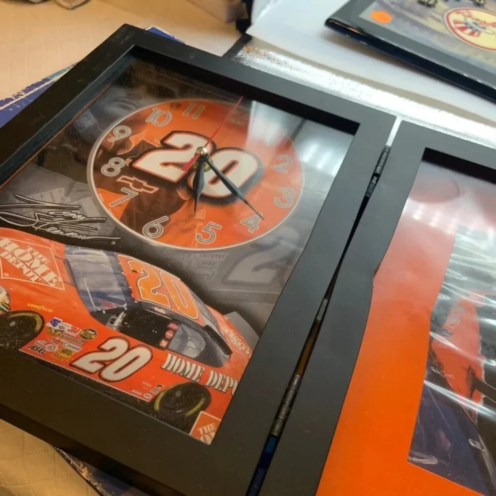 NASCAR #20 Tony Stewart Picture Frame & Clock Gift Set 9.5